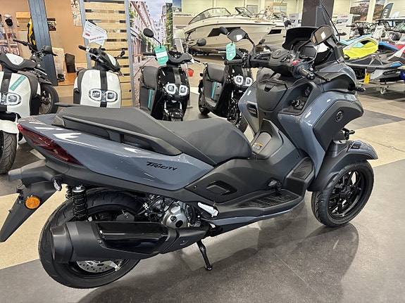 Yamaha TRICITY 300 Power Grey 3 of 9