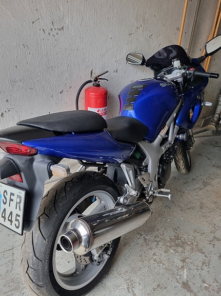 Suzuki SV650 2 of 5