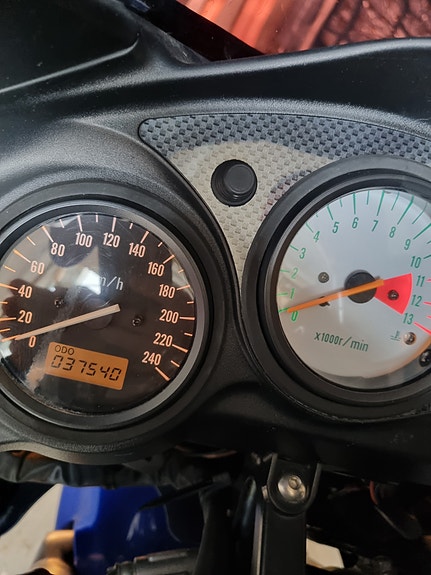 Suzuki SV650 4 of 5