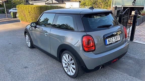 MINI Cooper 5 of 5