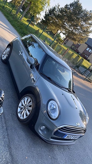 MINI Cooper 3 of 5