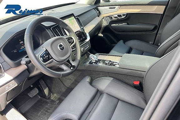 Volvo XC90 7 of 29