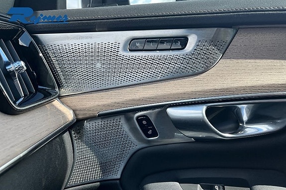 Volvo XC90 15 of 29