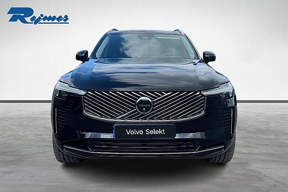 Volvo XC90 5 of 29
