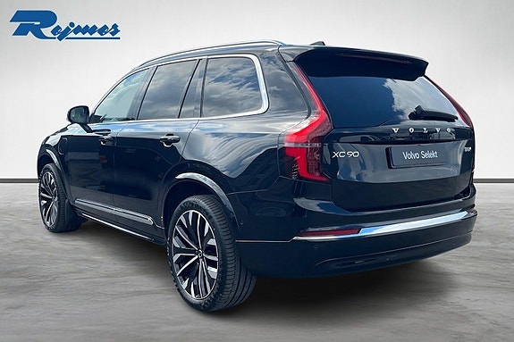 Volvo XC90 2 of 5