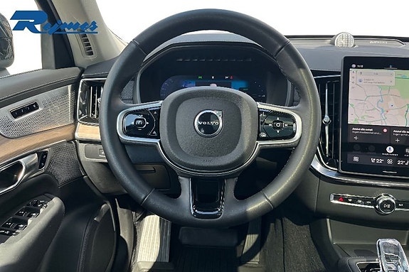 Volvo XC90 8 of 29