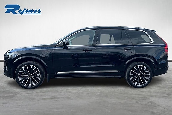 Volvo XC90 3 of 29