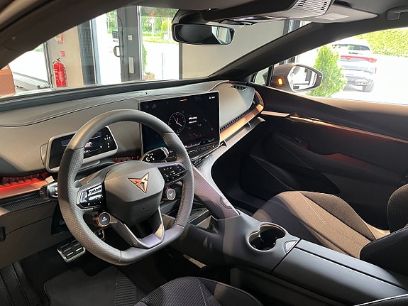 Cupra Tavascan 4 of 5