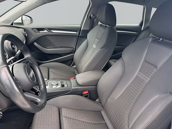 Audi A3 8 of 16