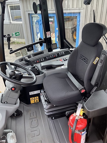 JCB 409 Nordic Edition 4 of 5