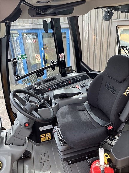 JCB 409 Nordic Edition 7 of 14