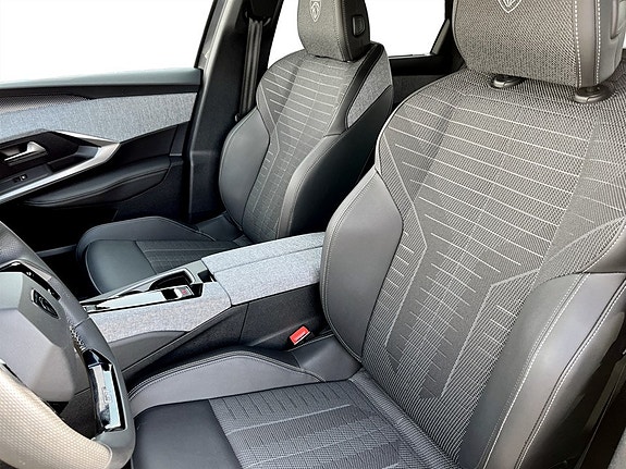 Peugeot 5008 5 of 5