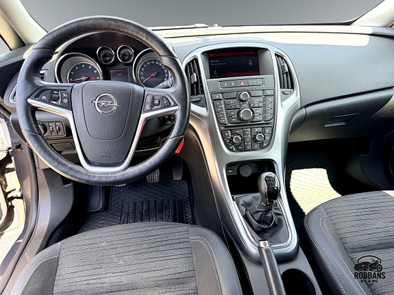 Opel Astra 11 of 15