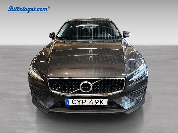 Volvo V60 Cross Country 3 of 16