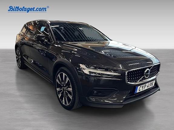 Volvo V60 Cross Country 4 of 16