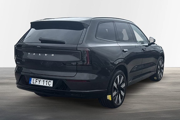 Volvo EX90 3 of 5