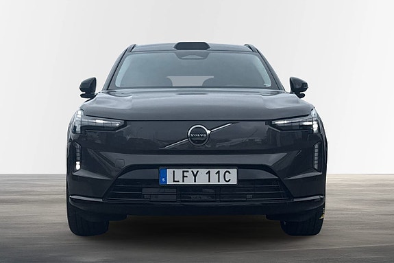 Volvo EX90 2 of 5