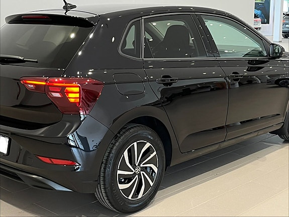 Volkswagen Polo 6 of 24
