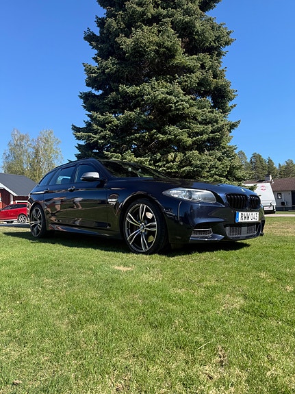 BMW M550d 3 of 5