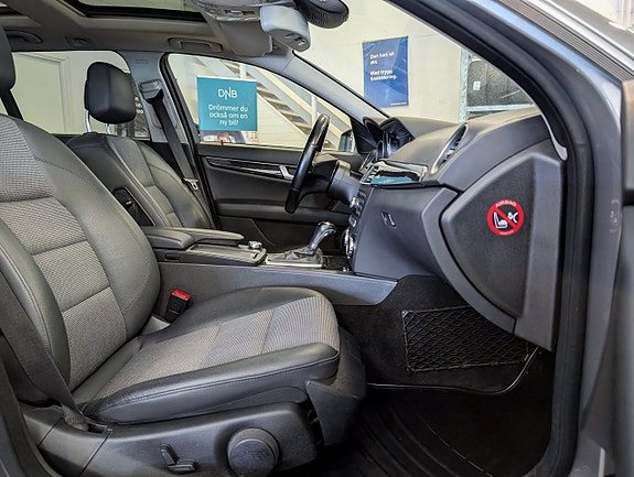 Mercedes-Benz C250 10 of 16