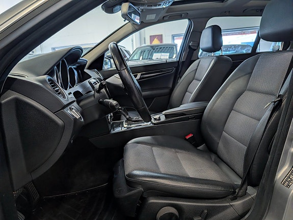 Mercedes-Benz C250 6 of 16