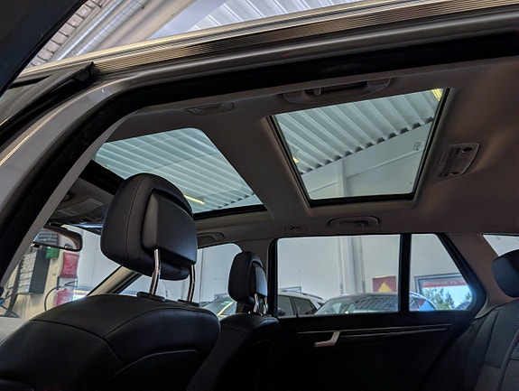 Mercedes-Benz C250 13 of 16