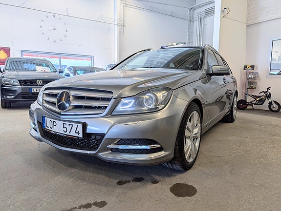 Mercedes-Benz C250 16 of 16
