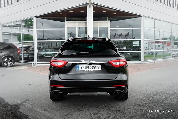 Maserati Levante 4 of 5
