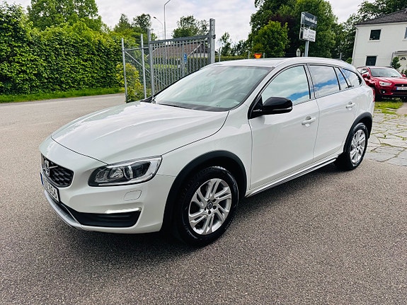 Volvo V60 Cross Country 9 of 26