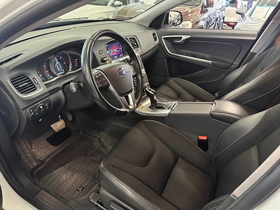 Volvo V60 Cross Country 20 of 26