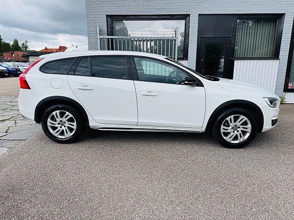 Volvo V60 Cross Country 10 of 26
