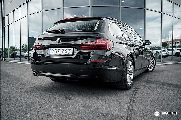 BMW 520 2 of 5
