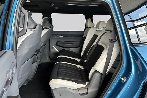 Kia EV9 11 of 26
