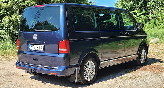 Volkswagen Multivan 3 of 5