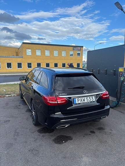 Mercedes-Benz C220 3 of 12