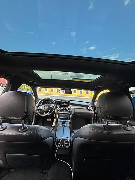 Mercedes-Benz C220 6 of 12