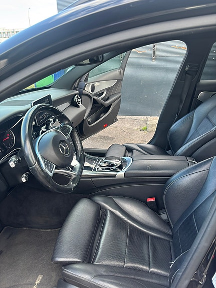 Mercedes-Benz C220 5 of 12