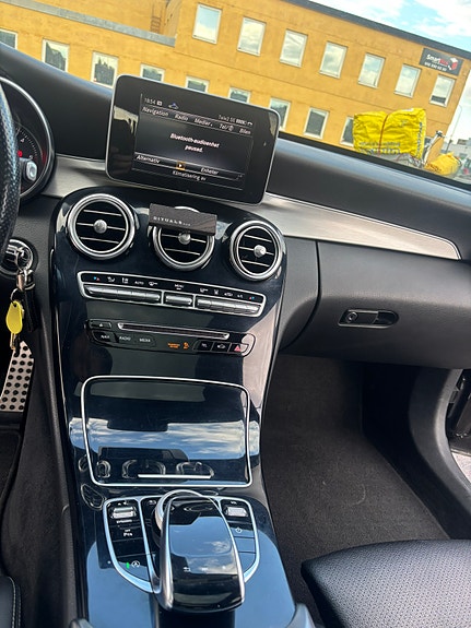 Mercedes-Benz C220 4 of 12