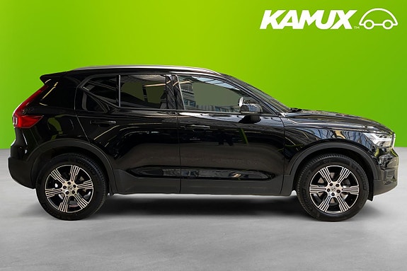 Volvo XC40 2 of 5