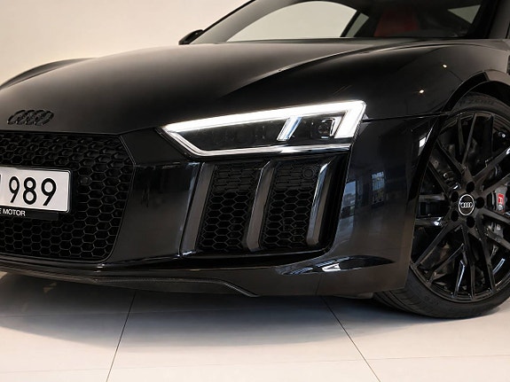 Audi R8 2 of 5