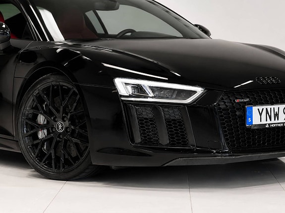 Audi R8 4 of 5
