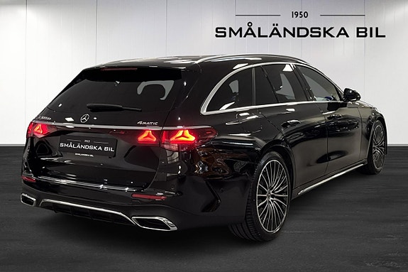Mercedes-Benz E300 de 4 of 17