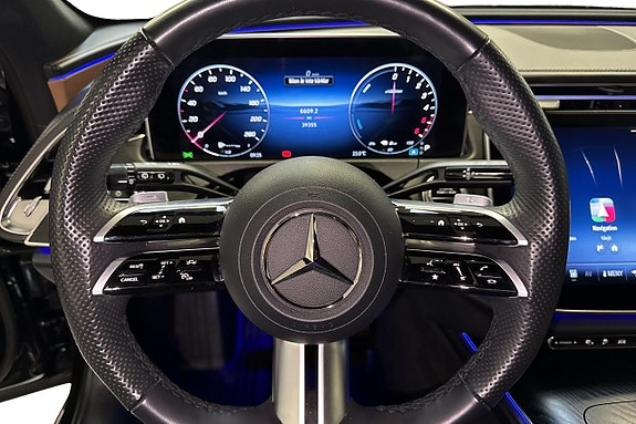 Mercedes-Benz E300 de 8 of 17