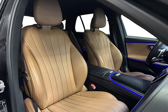 Mercedes-Benz E300 de 14 of 17