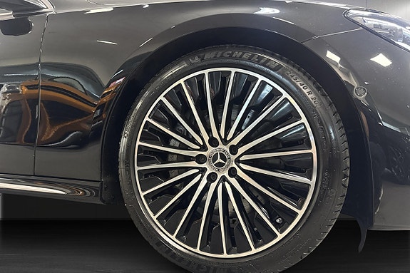 Mercedes-Benz E300 de 5 of 17