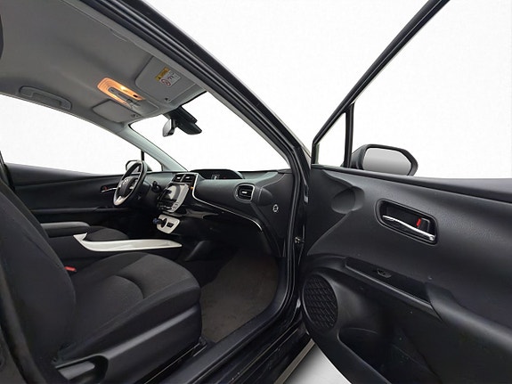 Toyota Prius 25 of 30