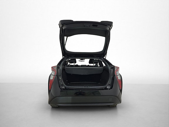 Toyota Prius 23 of 30