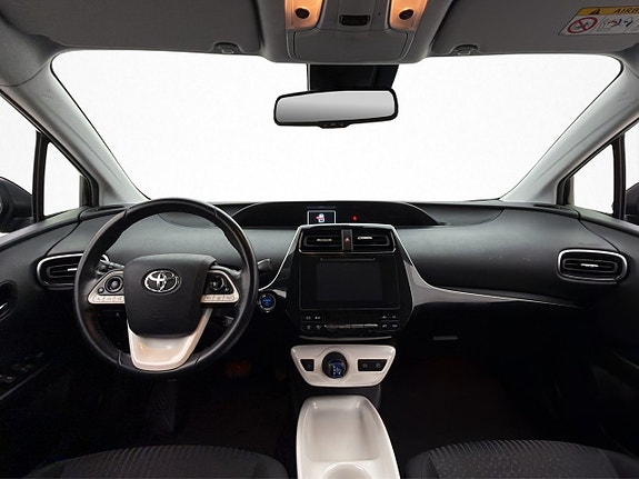 Toyota Prius 11 of 30