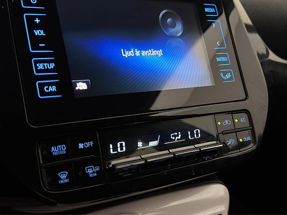 Toyota Prius 19 of 30