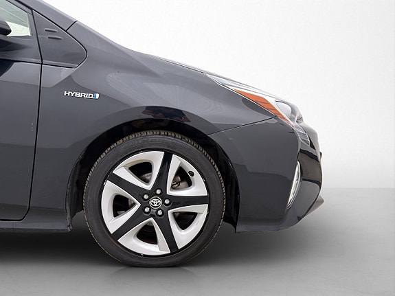 Toyota Prius 29 of 30